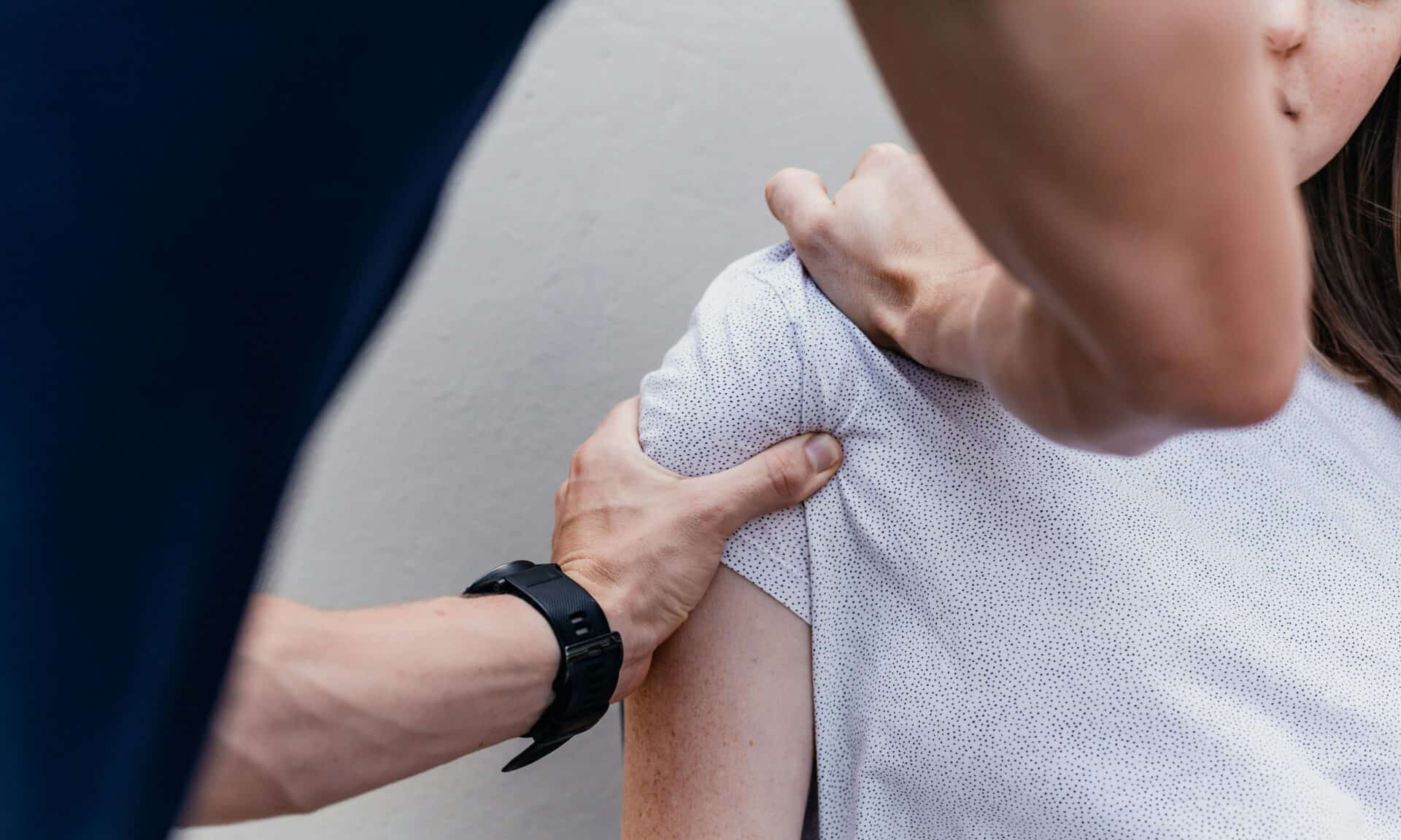 Massage Shoulder Tissue